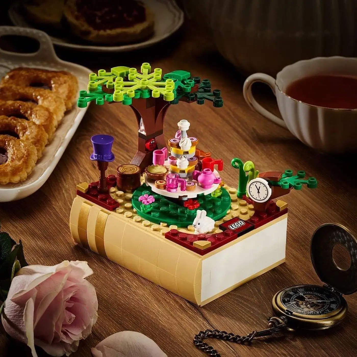 レゴ 6384694-1 Alice's Adventures in Wonderland Book ブロックトーバー