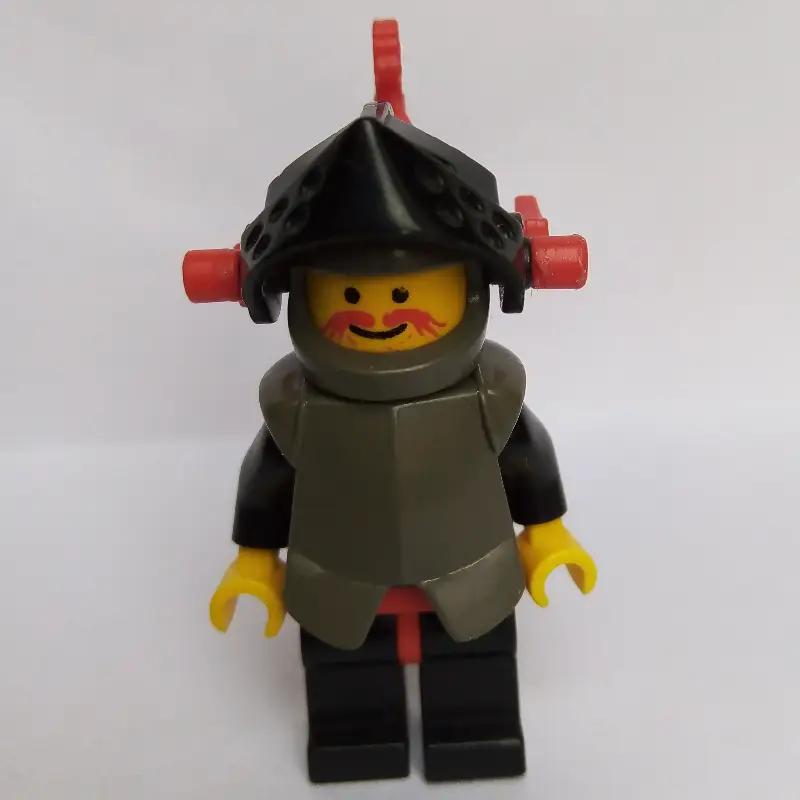 Knight (Breastplate on Black) - Black Legs, Armor, Red Dragon Plume