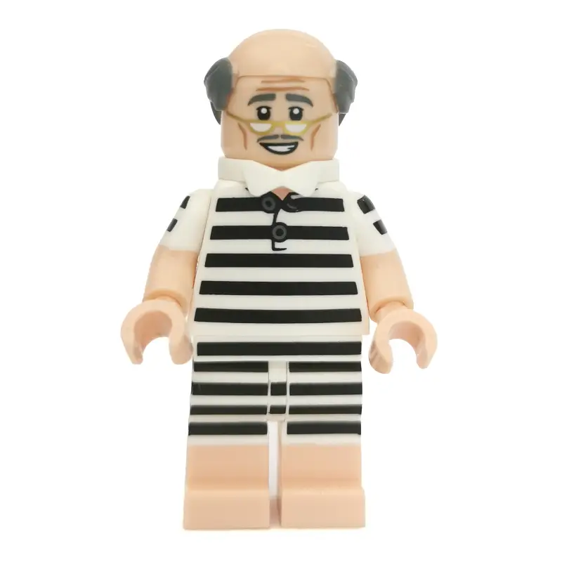 Alfred Pennyworth, Balding, Swimsuit (CMF)