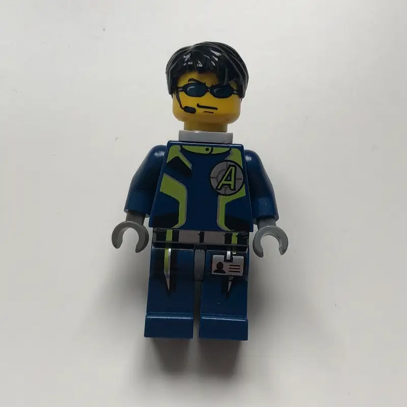 Agent Chase with Neck Bracket