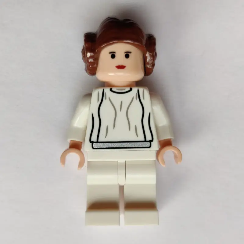 Princess Leia, White Robe, Reddish Brown Hair