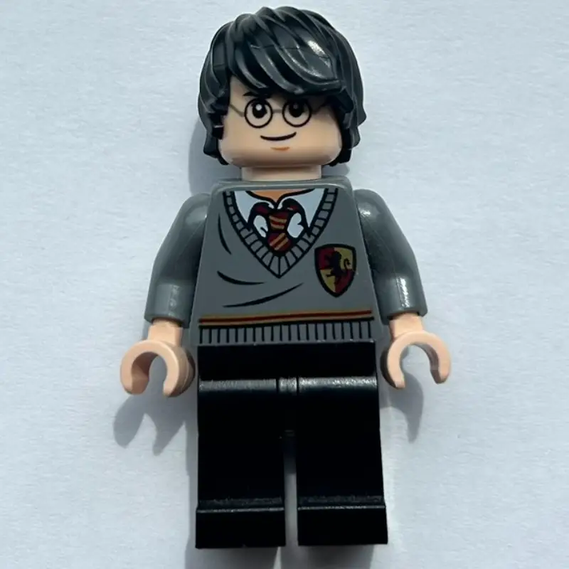 Harry Potter, Gryffindor Sweater with Crest (Dimensions)