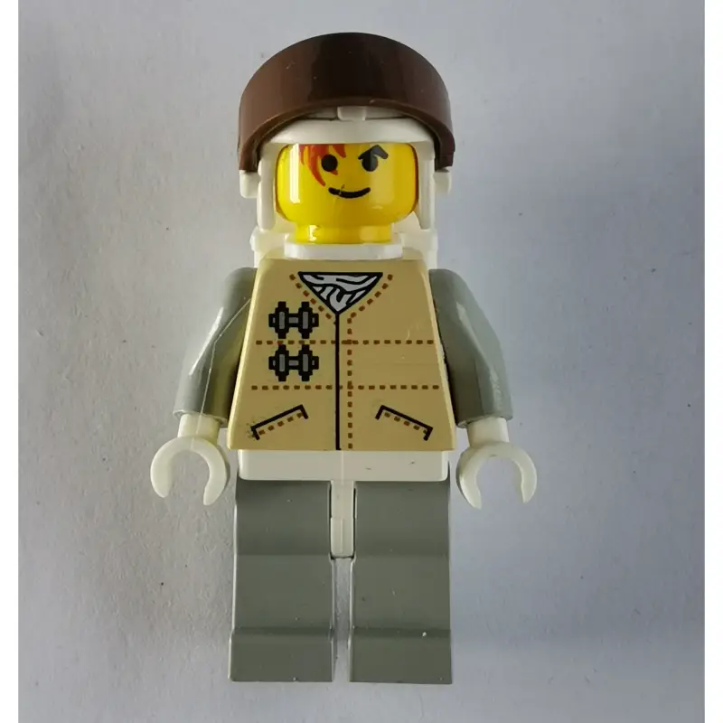 Rebel Trooper in Hoth Uniform, White Hat, Yellow Skin, Backpack, Brown Visor