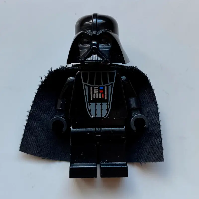 Darth Vader, Light Bluish Gray Skin, No Scars on Right Cheek (3626b Head)