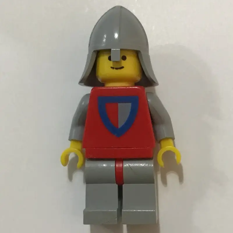 Knight (Halved Shield) - Light Gray Legs, Neck-Protector