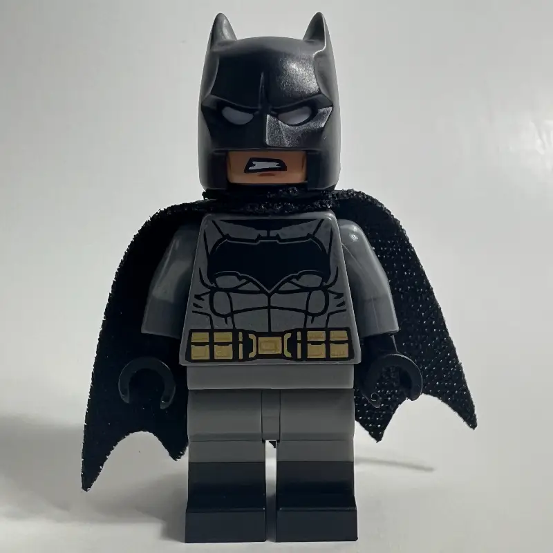 Batman, Dark Bluish Gray Suit, Black Cape and Cowl, Black Head, Black Boots, Large Batman Logo