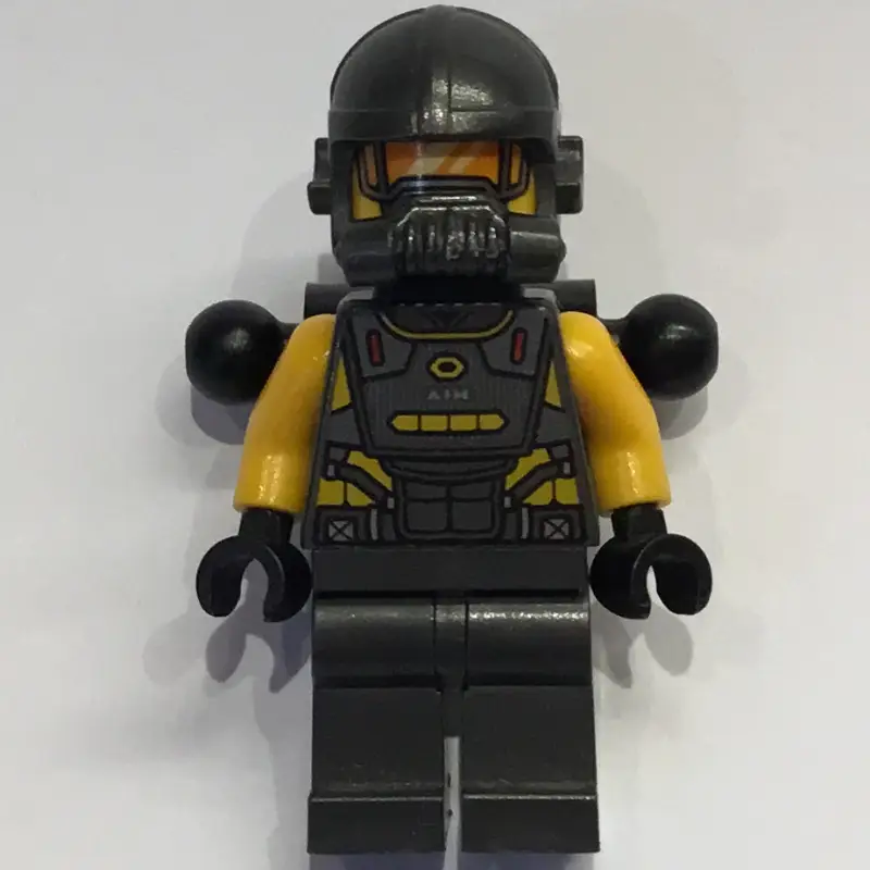 AIM Agent with Backpack, Pins