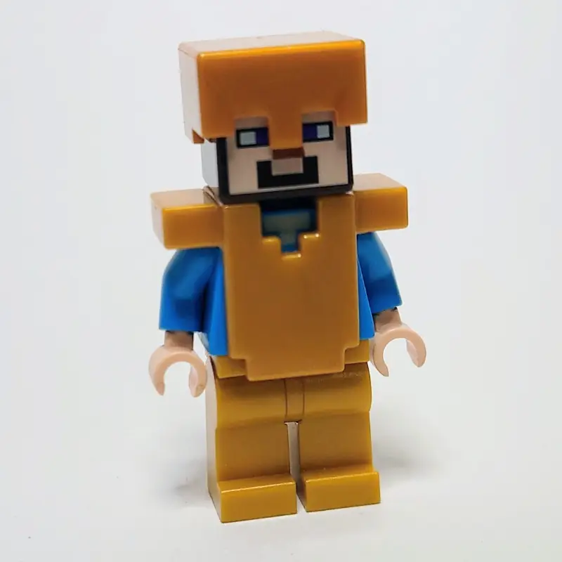 Steve in Pearl Gold Helmet and Armor