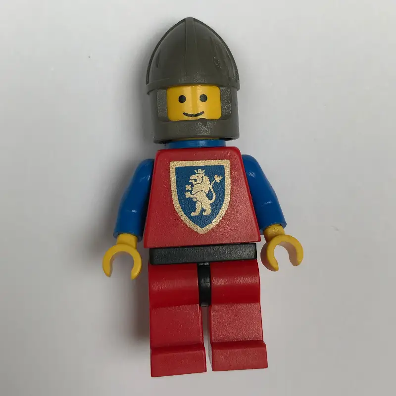Knight (Crusader Lion) - Red Legs, Plastic Cape