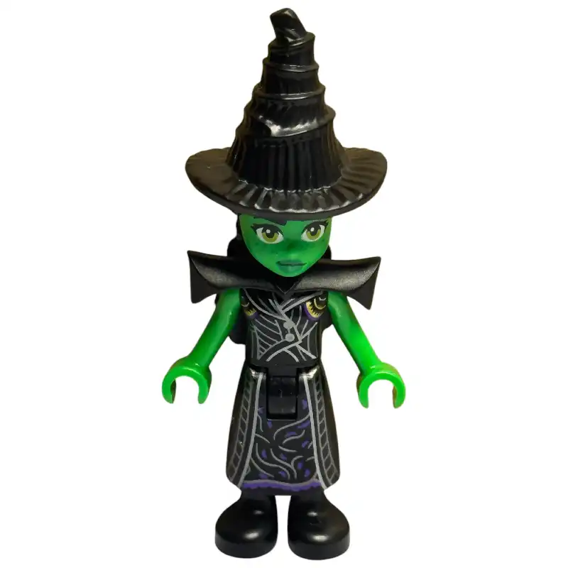 Elphaba, Black Hat, Neckwear