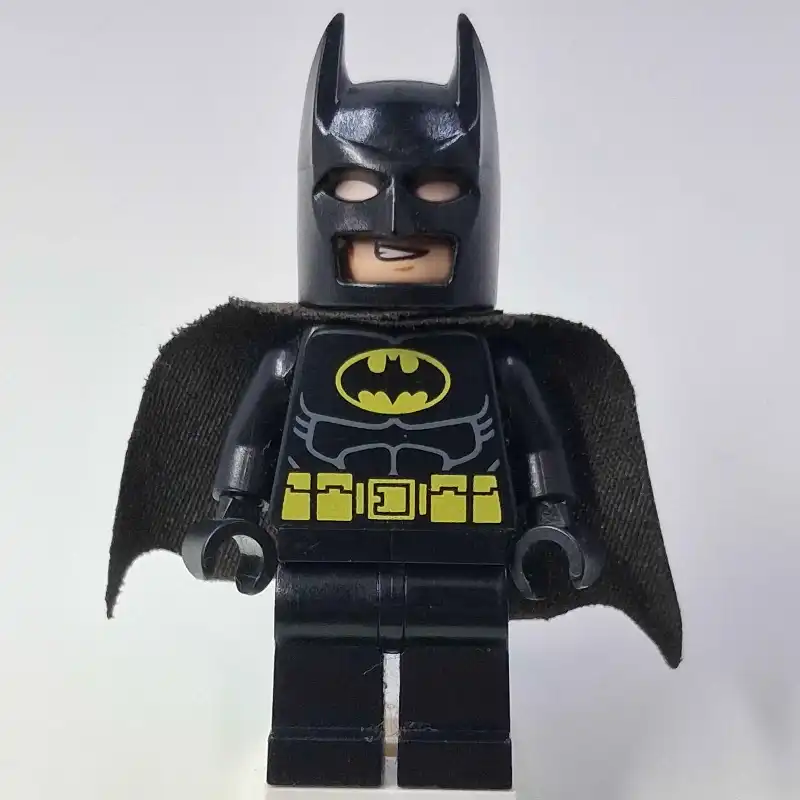 Batman, Black Suit, Black Cape and Cowl, Yellow Batman Logo (56630 Cape) (3626b Head), 55704 Cowl
